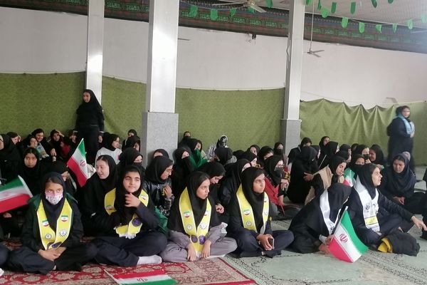 جشن روز دانش آموز دختران دبیرستان حضرت فاطمه و حضرت رقیه در مهدیه شهر بار نیشابور 