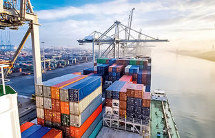لزوم حمایت از صادرکنندگان و بخش خصوصی برای تقویت صادرات غیرنفتی 