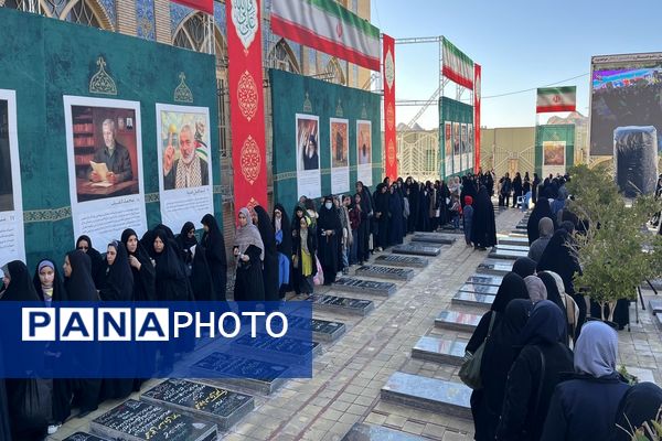 گلزار شهدای کرمان در ششمین سالگرد شهادت سردار دلها، حاج قاسم سلیمانی