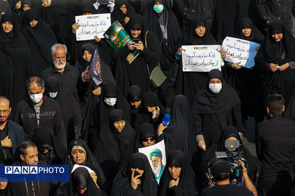 تشییع پیکر مطهر ۱۰۰ شهید گمنام