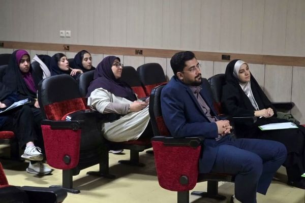 تئاتر بهترین ابزار انتقال مفاهیم به نسل‌های جدید است