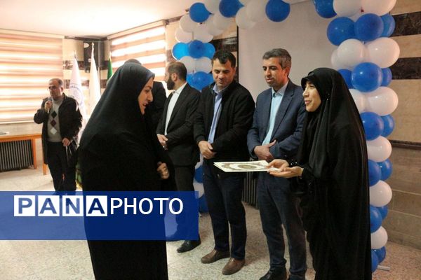 بزرگداشت روز زن و تجلیل از بانوان شاغل در آموزش‌وپرورش 