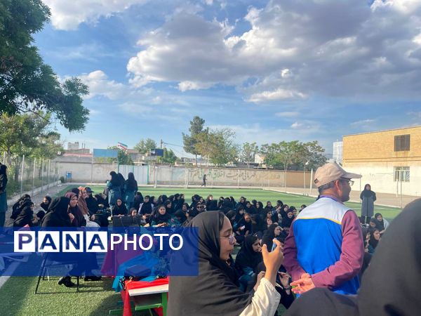 برگزاری مسابقه استعدادیابی دارت در دبیرستان حاج محمود ثابتی شیروان