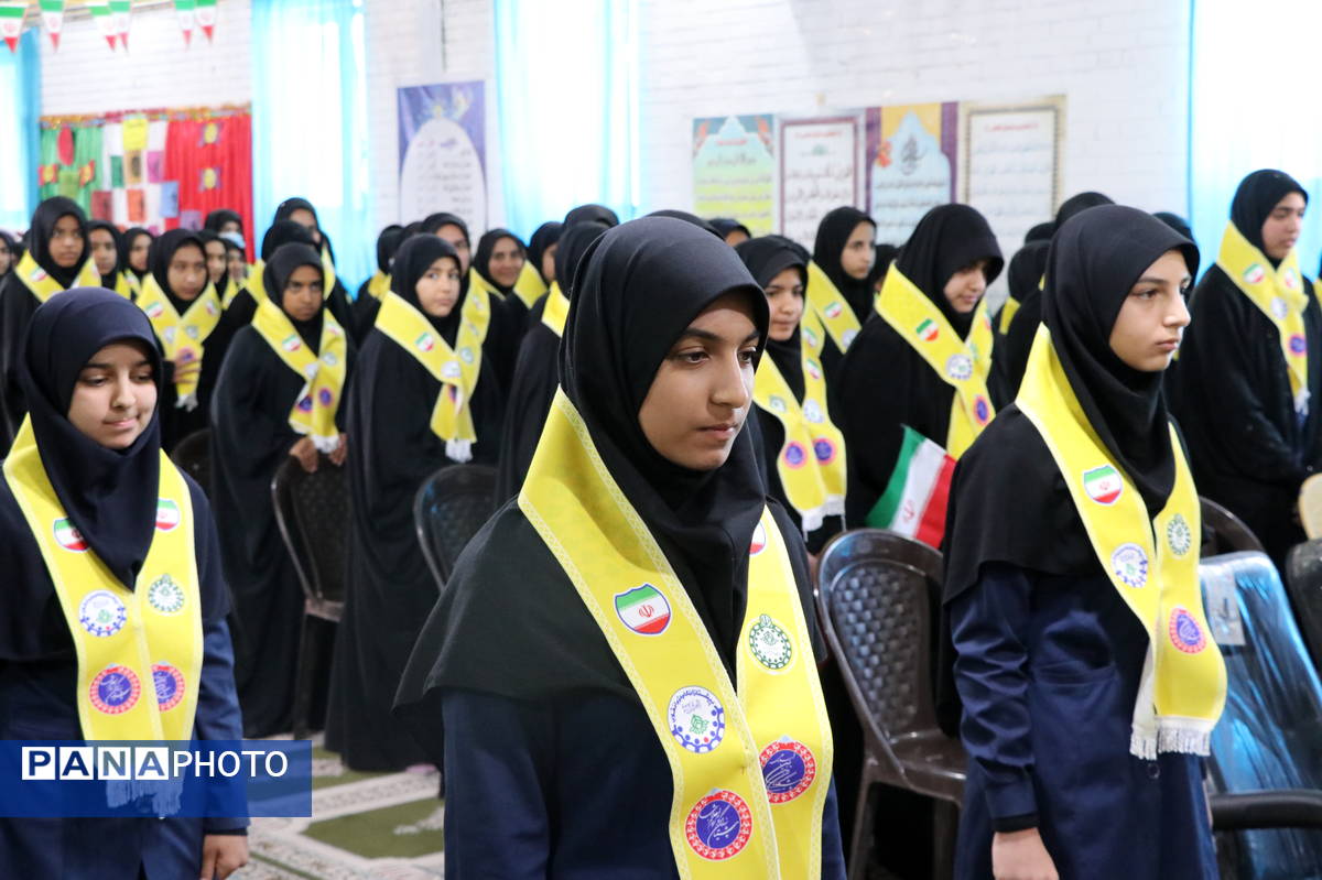 همایش یاوران انقلاب دانش‌آموزان مدارس عشایری شهرستان‌ جیرفت 