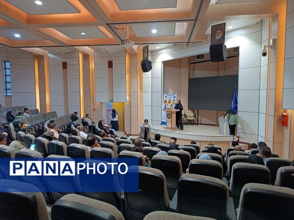 همایش «مسیر طلایی» برای ترسیم افق جهانی دانش‌آموزان در مشهد