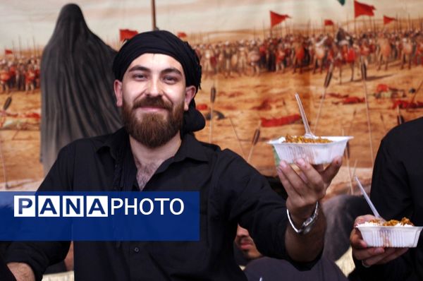 روایت تصویری از راه عشق مشهد در سوگ امام رضا(ع)
