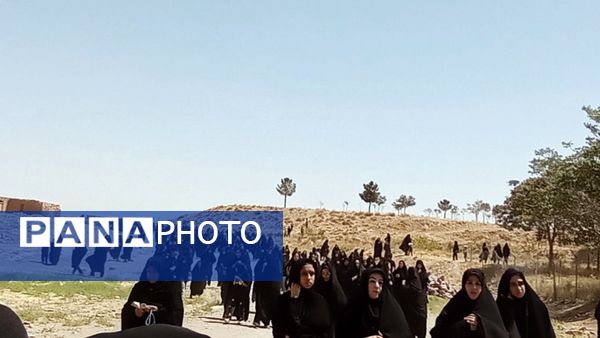 بازماندگان اربعین شهر نسر با راهپیمایی باشکوه یاد شهدای کربلا را گرامی داشتند