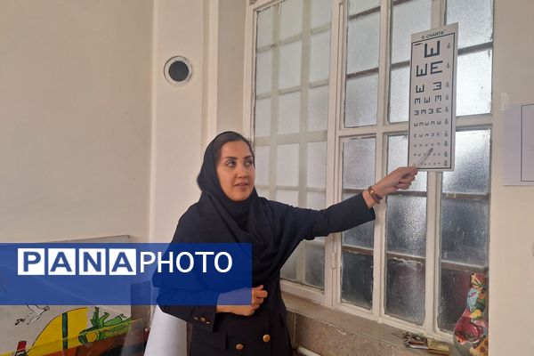 بینایی سنجی و توزیع قرص آهن در آموزشگاه پویش ناحیه ۳شیراز 
