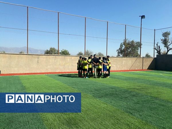 برگزاری مسابقات فوتبال به مناسبت ایام فاطمیه در خلیل آباد 