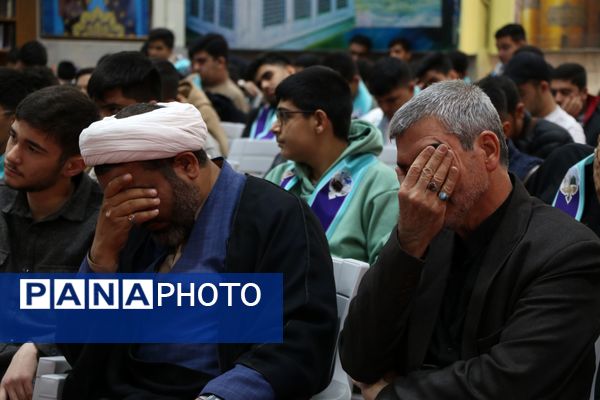 اعزام کاروان پسران عمره دانش‌آموزی از مشهد