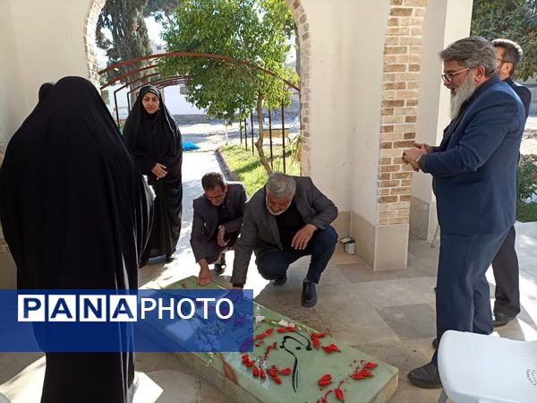 مراسم غبارروبی و عطرافشانی گلزار شهید گمنام دانشگاه فرهنگیان