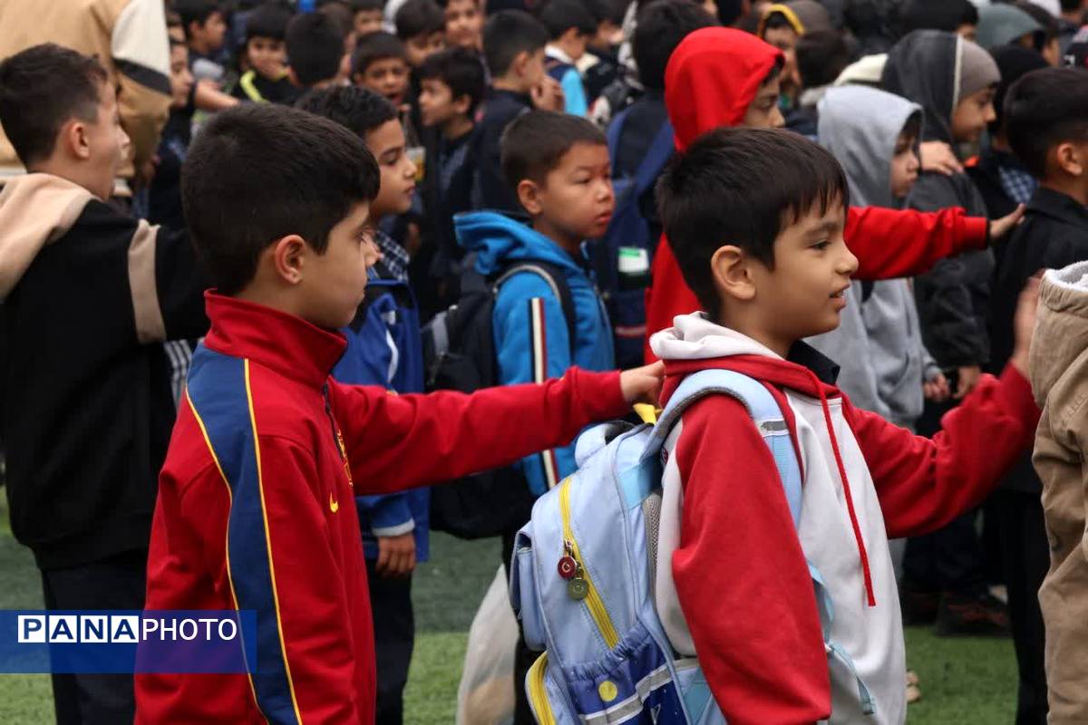 صبحگاه دانش در دبستان خیراندیشان گرگان