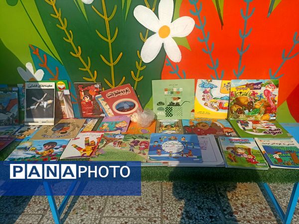 نمایشگاه کتاب به مناسبت هفته کتاب و کتابخوانی در دبستان کبری سرشته