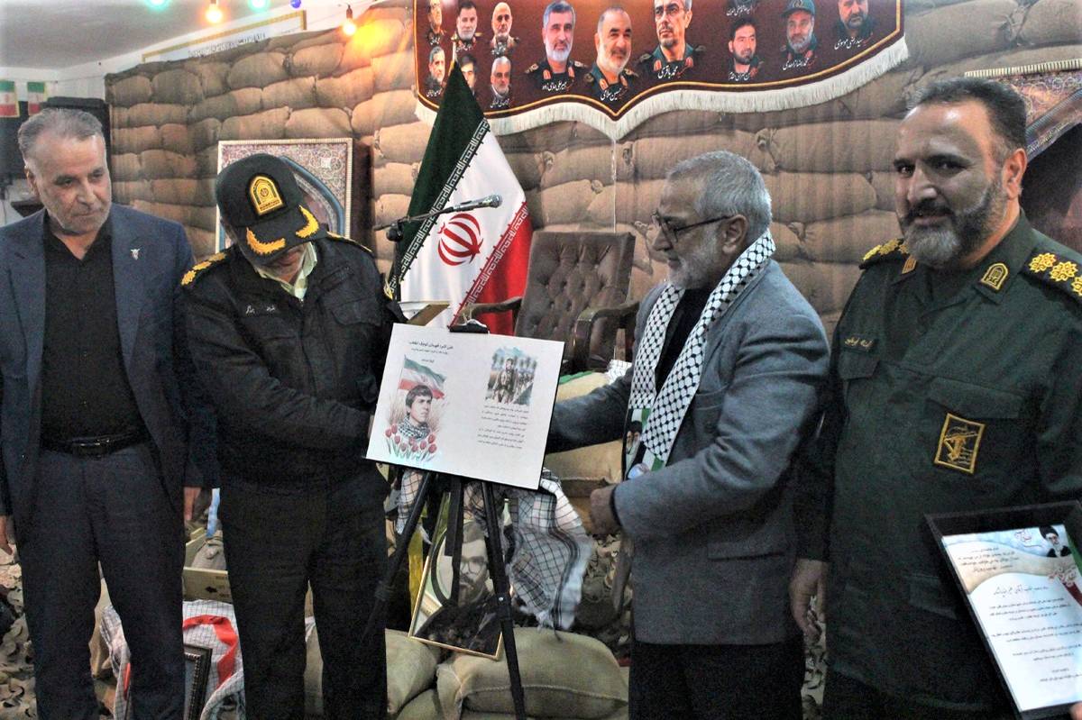 رونمایی از کتاب شهید «خداداد» اثر یک نوجوان 13 ساله در قم