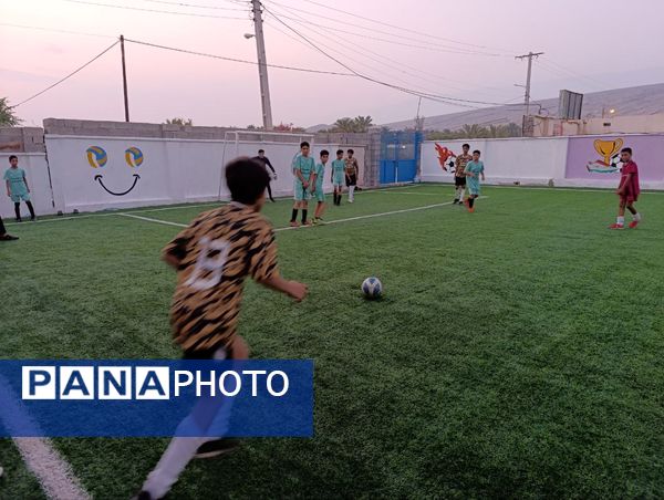 افتتاح زمین چمن مصنوعی آموزشگاه شهید مطهری مارم در فین
