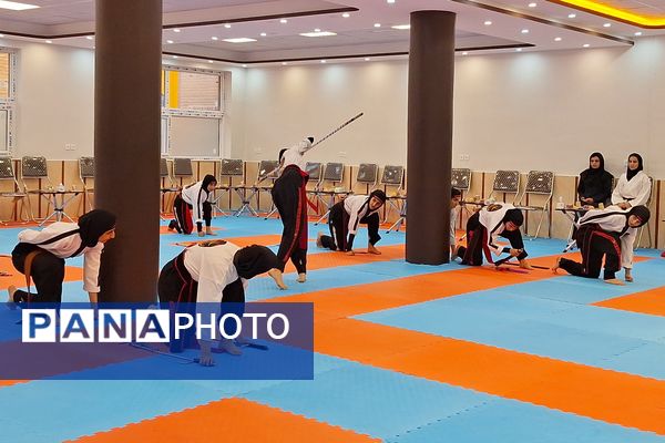 ایجاد انگیزه در دانش‌آموزان ورزشکار با سالن ورزشی مناسب