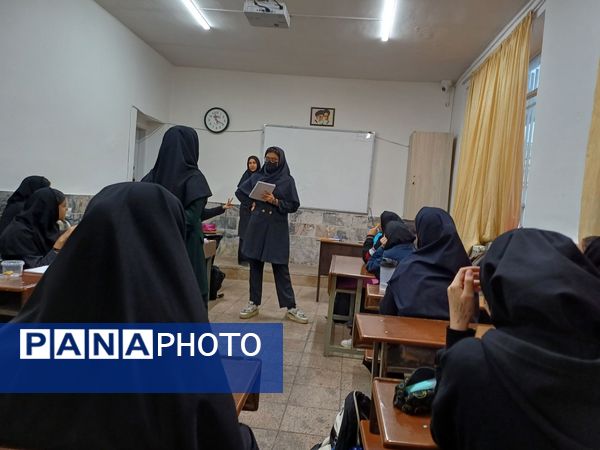 کارگاه آموزشی مشاوره در دبیرستان مطهره ناحیه ۶ مشهد