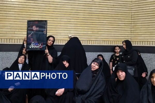 مراسم تشییع پیکر پاک شهید اکبر عنایتی در گلزار شهدای ملارد