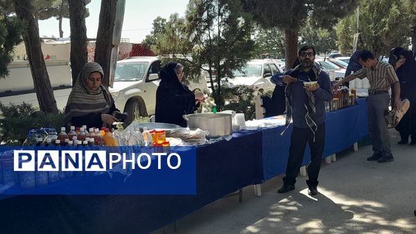 بازارچه مقاومتی در گلزار بهشت فضل نیشابور 