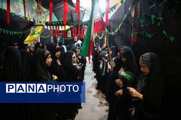 عزاداری کودکان هیات «زیر گنبد طلا» برای دختر سه ساله امام حسین(ع)