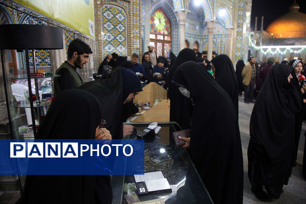 پویش «طلا ریزان» ایران همدل در حرم بانوی کرامت