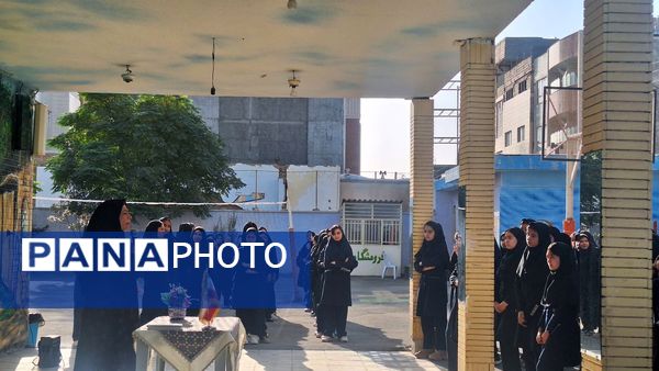 اولین مراسم صبحگاهی در دبیرستان فیاض کاشمر