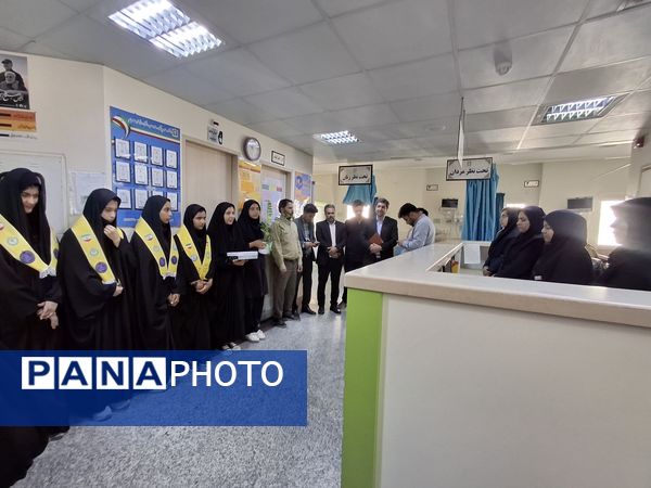 تبریک دانشآموزان پیشتاز صالح آباد به پرستاران