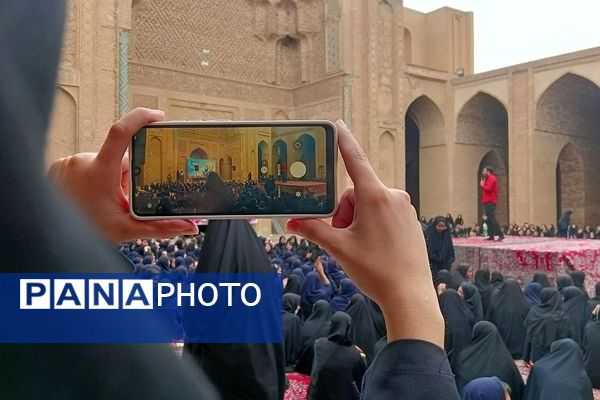 جشن بزرگ دخترانه به‌مناسبت دهه کرامت