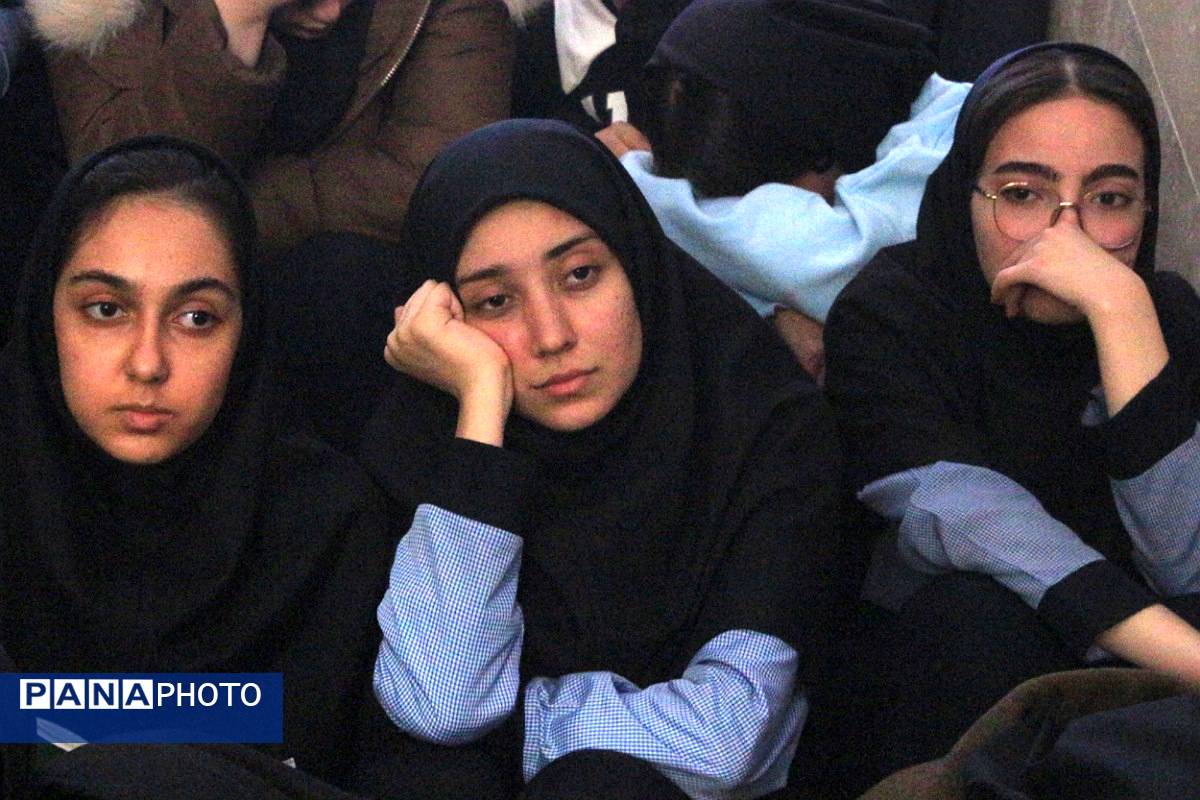 آوای غریب مهتاب؛ مرثیه‌ای برای بضعه الرسول در دبیرستان‌ولایت بهارستان‌دو