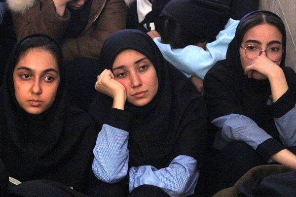 آوای غریب مهتاب؛ مرثیه‌ای برای بضعه الرسول در دبیرستان‌ولایت بهارستان‌دو