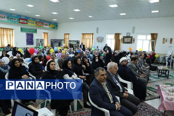 لبخند در صف صبحانه