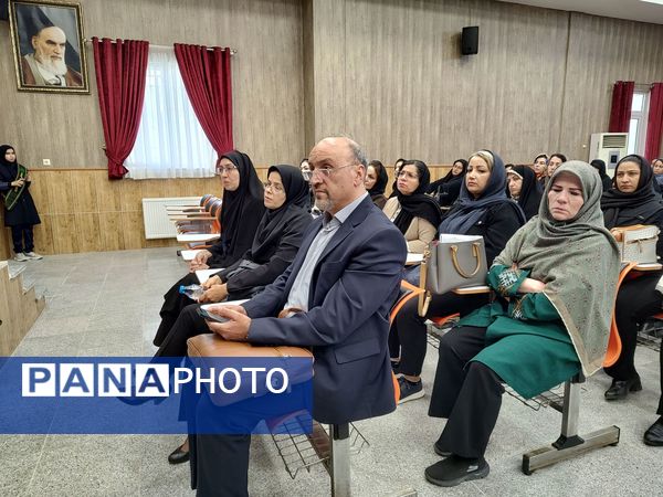 مجمع عمومی انجمن اولیا و مربیان دبیرستان مصلی نژاد حضرت زهرا(س)