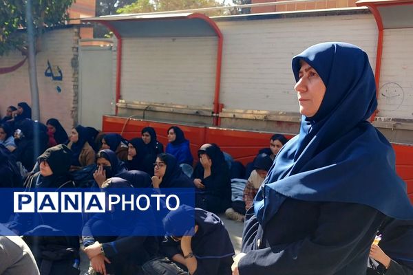 برگزاری مراسم روز دانش‌آموز در مدارس بهارستان‌دو