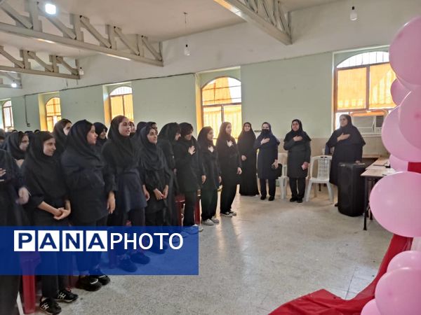 جشن میلاد حضرت زینب(س) و بزرگداشت روز پرستار در هنرستان زهرای مرضیه بندرعباس