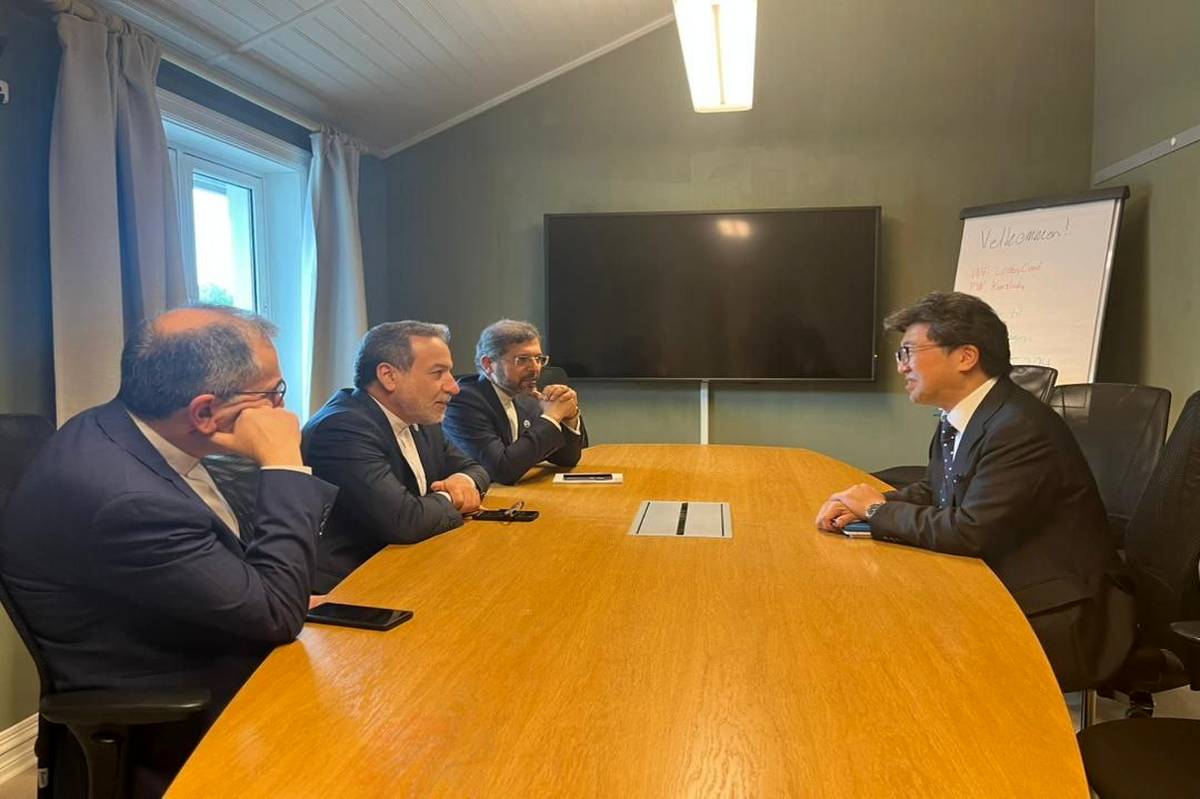 دیدار عراقچی با رئیس بنیاد صلح ساساکاوا ژاپن