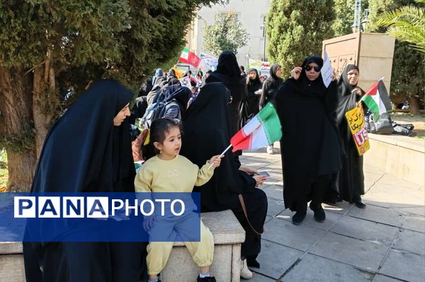 13 آبان؛ تجلی بیداری و استکبارستیزی دانش‌آموزان