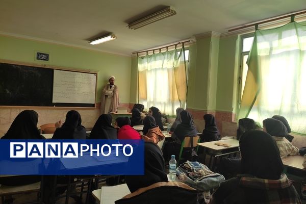 حضور مبلغان سازمان قرآن و عترت در مدرسه شهید عیسی وند به مناسبت شروع ماه مبارک رمضان