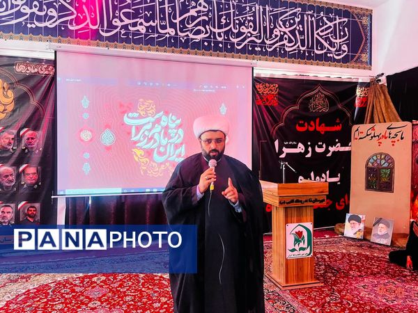 استقبال دانش‌آموزان‌ دبیرستان شاهد ریحانه‌النبی گناباد از پیکر مطهر شهید گمنام