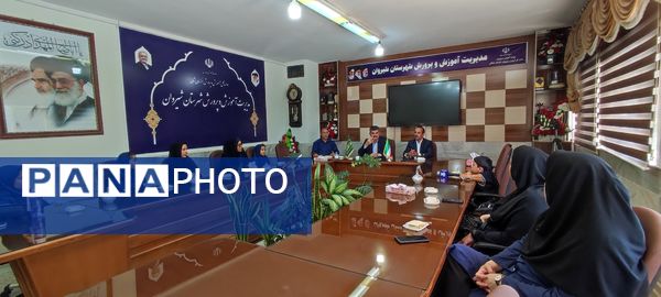 تجلیل مدیر آموزش و پرورش شهرستان شیروان از خبرنگاران پانا