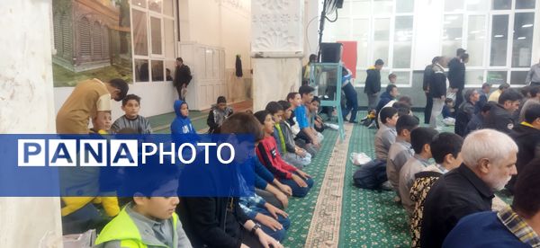 حضور دانش‌آموزان دبستان پسرانه فضیلت در نمایش آیینی یاس نبوی