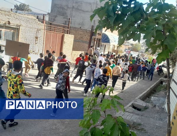 راهپیمایی ۱۳ آبان دانش‌آموزان روستای نمرور 