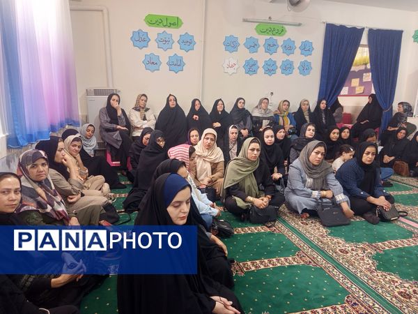 اولین جلسه انجمن اولیا در دبستان سمیه 
