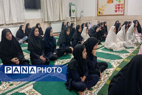 جلسه هفتگی توسل به آقا امام زمان (عج) در خوابگاه دخترانه شهید مجید دهنوی 