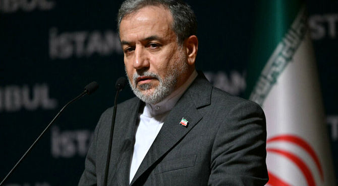 عراقچی: در موضوع همبستگی مسلمانان، نمی‌توانیم از مردم مظلوم فلسطین غافل بمانیم
