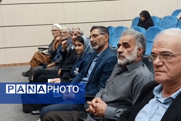 رونمایی از ۲۱ اثر تازه؛ پاسداشت نویسندگان در اداره فرهنگ و ارشاد قدس