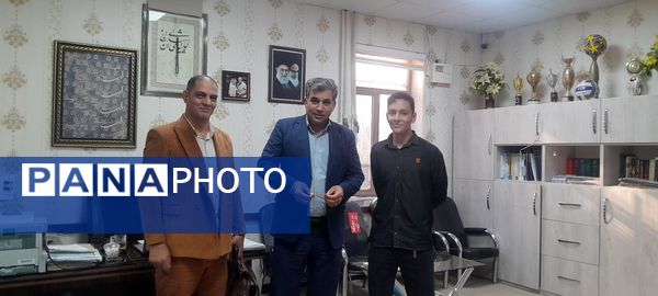 دیدار ماهانه اولیا با دبیران در شهیدستان انقلاب اسلامی ناحیه ۳ کرج