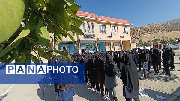 برگزاری مانور پدافند غیر عامل در دبیرستان الزهرا دیشموک 
