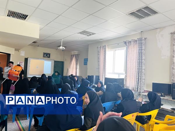 برگزاری روز دوم کارگاه توانا با حضور جمعی از مدیران و معلمان در سملقان