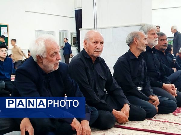 شب دوم محرم در ممرآباد با حضور مسئولان شهرستان کاشمر برگزار شد