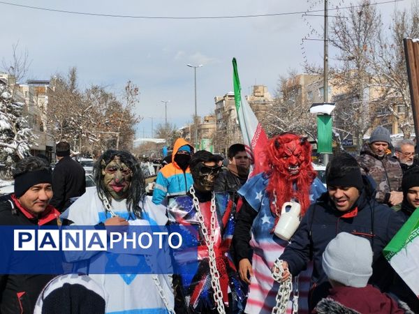 مردم مشهد در ۲۲ بهمن حماسه‌ای دیگر آفریدند